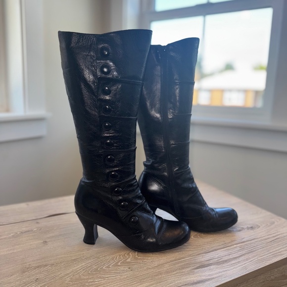 Miz Mooz Shoes - Women’s Miz Mooz size 8.5 Knee High boots